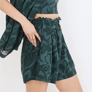 Madewell High Waist Shorts in Dark Green